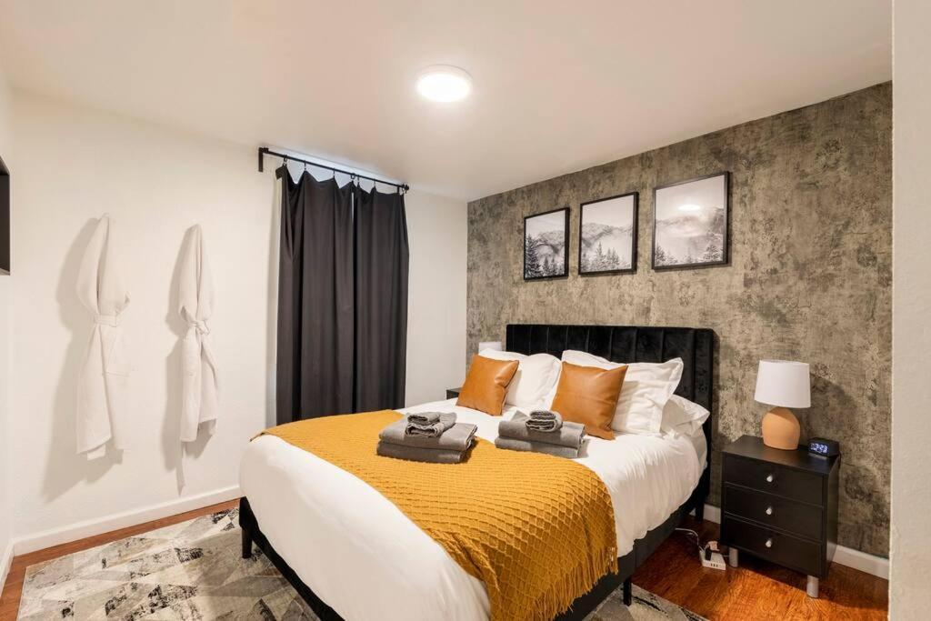 Adorable 2-Bedroom Modern Basement Denver Luaran gambar