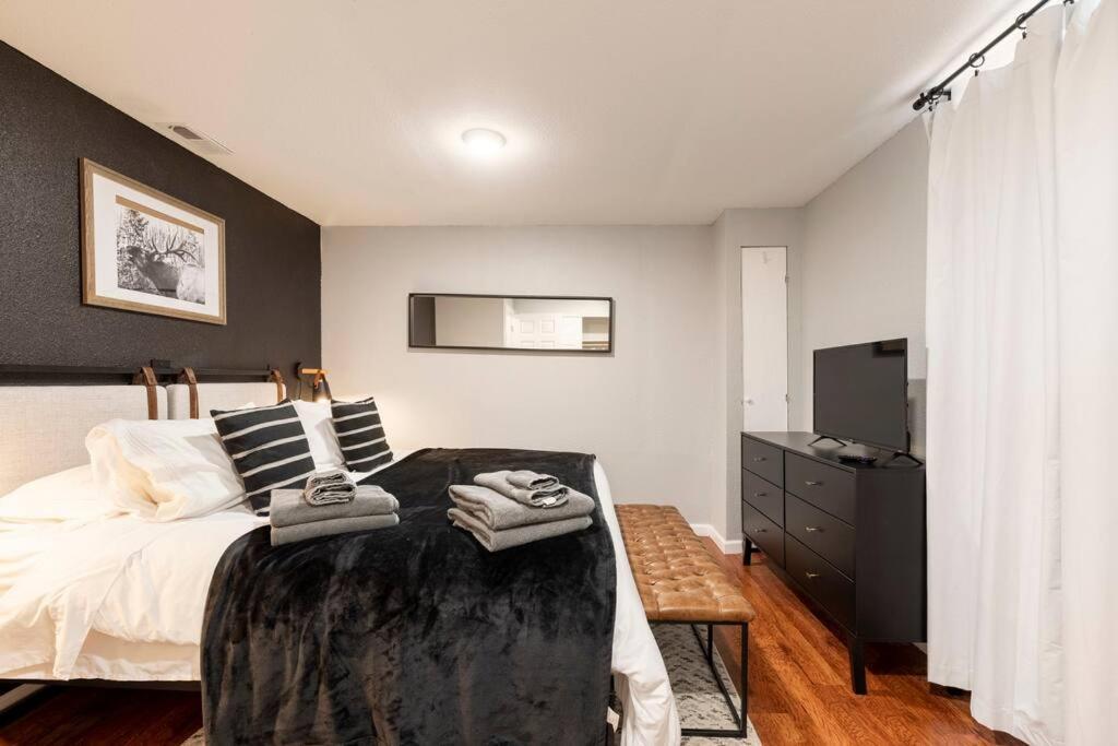 Adorable 2-Bedroom Modern Basement Denver Luaran gambar