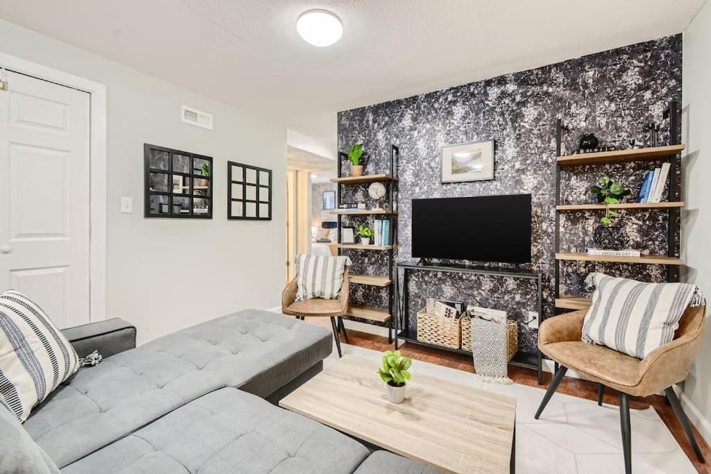 Adorable 2-Bedroom Modern Basement Denver Luaran gambar